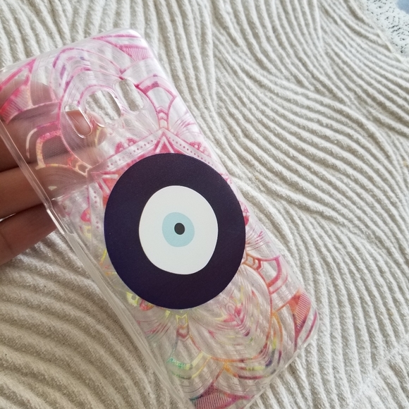 📱FREE WITH PURCHASE OF $30+ EVIL EYE DESIGN CELLPHONE CASE - Picture 2 of 5